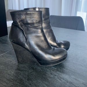 Browns healed booties